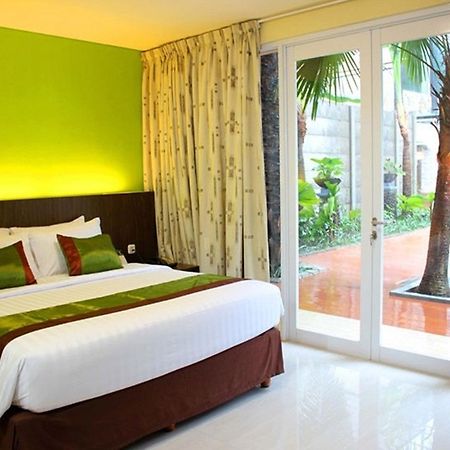 Bali De Anyer Hotel & Restaurant Buitenkant foto