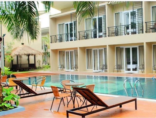 Bali De Anyer Hotel & Restaurant Buitenkant foto